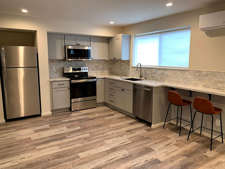 1st image of 955 Irving St #B