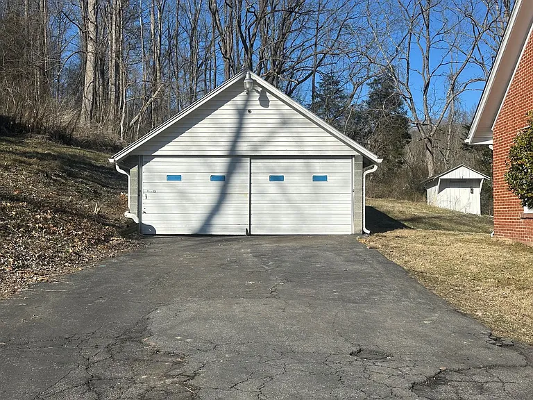 4333 Highway 126 — Photo 2