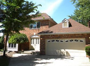 5351 Virgilia Dr, Troy, MI 48098