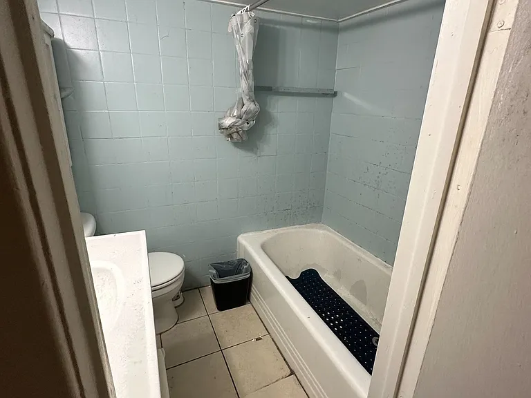 186 Maurice Dr #BASEMENT — Photo 9