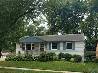 3813 E 25th St, Sioux Falls, SD 57103