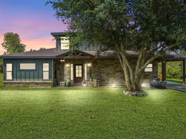 104 Wood Duck Ln, Paige, TX 78659