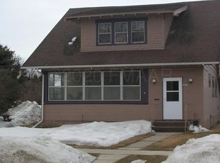 213 S 6th St, Oakes, ND 58474