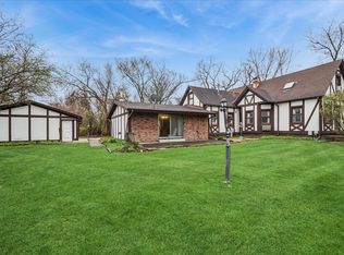 609 Forest Edge Ln, Des Plaines, IL 60016