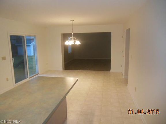 2nd image of 401 Parkview Dr