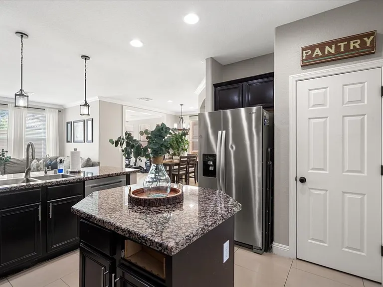 1213 Earth Ct — Photo 6
