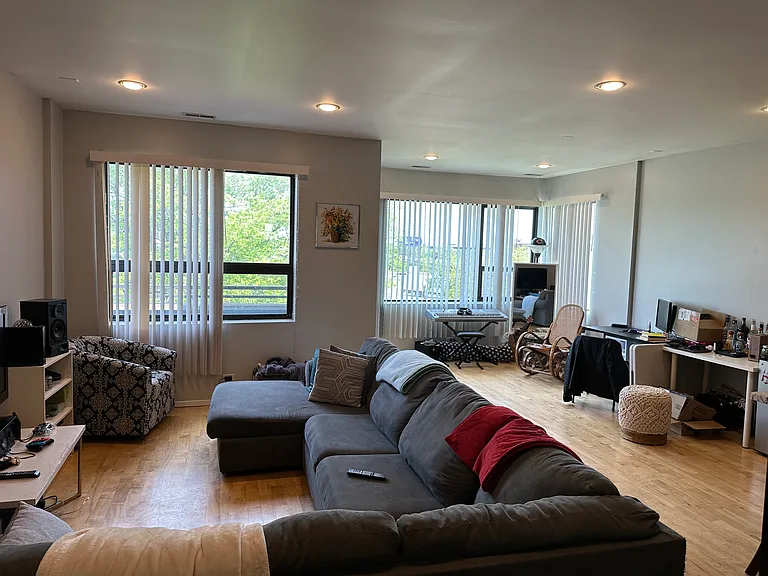 1649 W Cortland St #401 — Photo 6