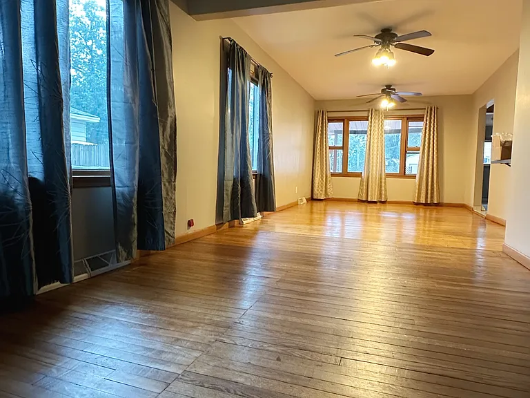 605 Fountain St — Photo 2