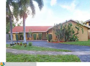 9531 SW 6th St, Pembroke Pines, FL 33025