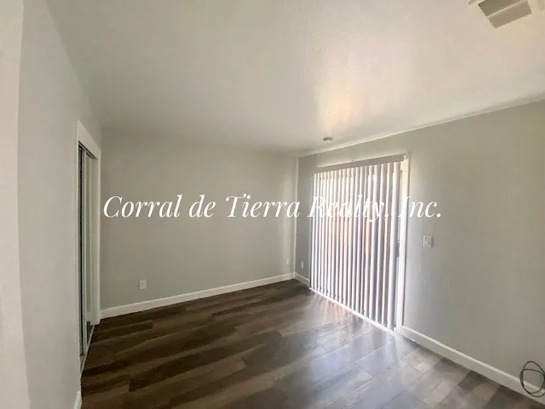 47 Julia Ave — Photo 14