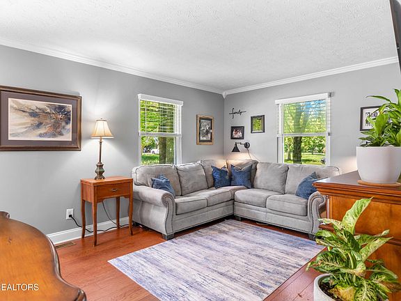 4th image of 215 Tusculum Dr
