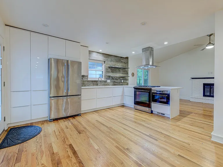 10602 Tioga Ct — Photo 7