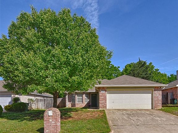 2nd image of 1310 Hidden Oaks Dr