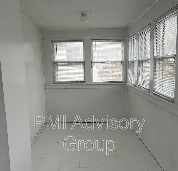 1909 SW Clay St — Photo 7