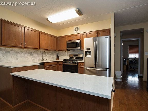 5th image of 130 Beach 62nd St #2