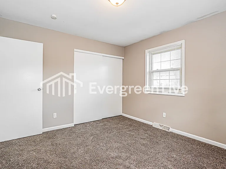 5050 Fullerton Dr — Photo 10