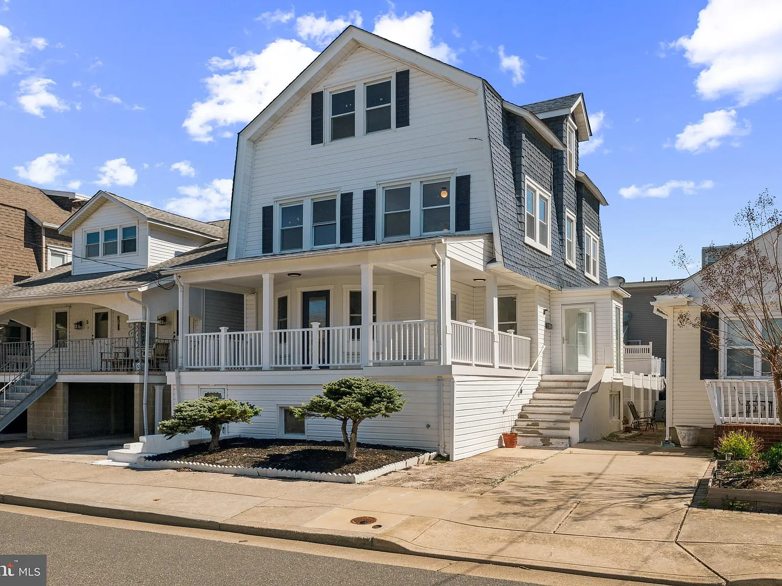 8 bed, 4.5 bath, 4123 sqft, $6,500 — Photo 4