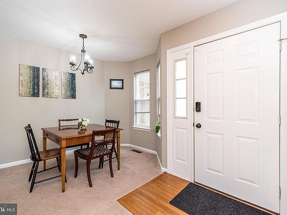 5th image of 701 Eaton Ct