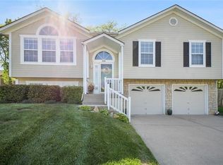 620 NE Topaz Dr, Lees Summit, MO 64086