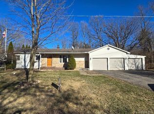 2163 Bramblewood Dr, Burton, MI 48519