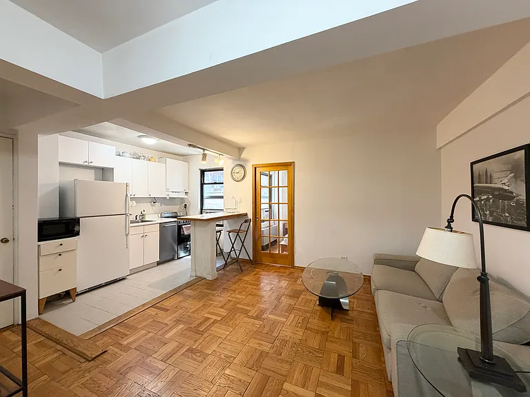 140 E 56th St #3B — Photo 3