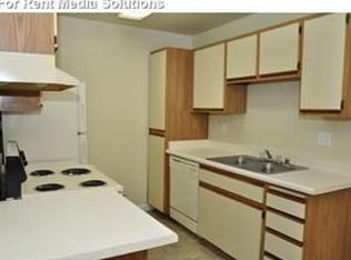 234 W Clemmens Ln APT 3, Fallbrook, CA 92028