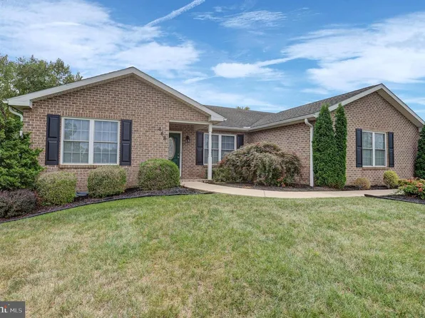 468 W Walter Ave, Greencastle, PA 17225