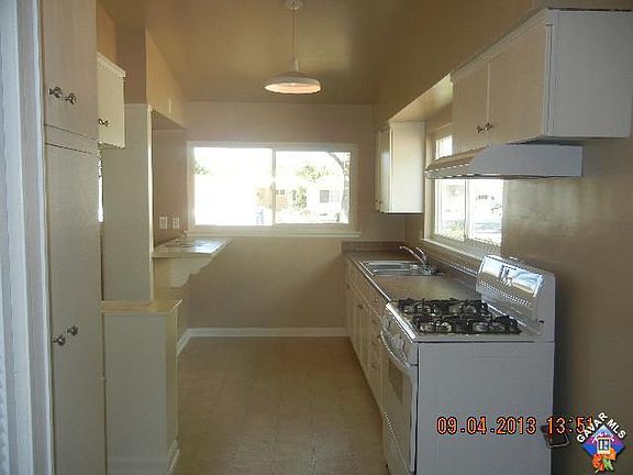 5th image of 1102 W Avenue J15