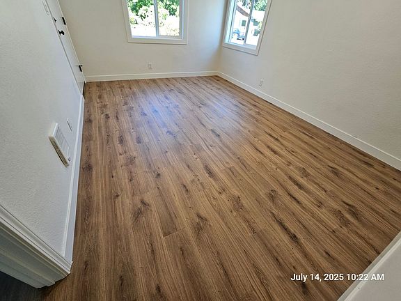 4th image of 408-410 SW Elmwood Ave #408