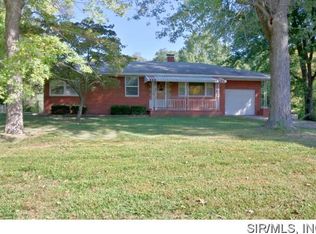 524 Pearl St, Godfrey, IL 62035