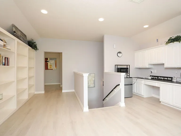 8410 Brighton Lake Ln — Photo 27