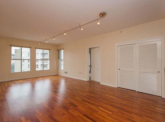 5th image of 140 S Van Ness Ave Unit 1004