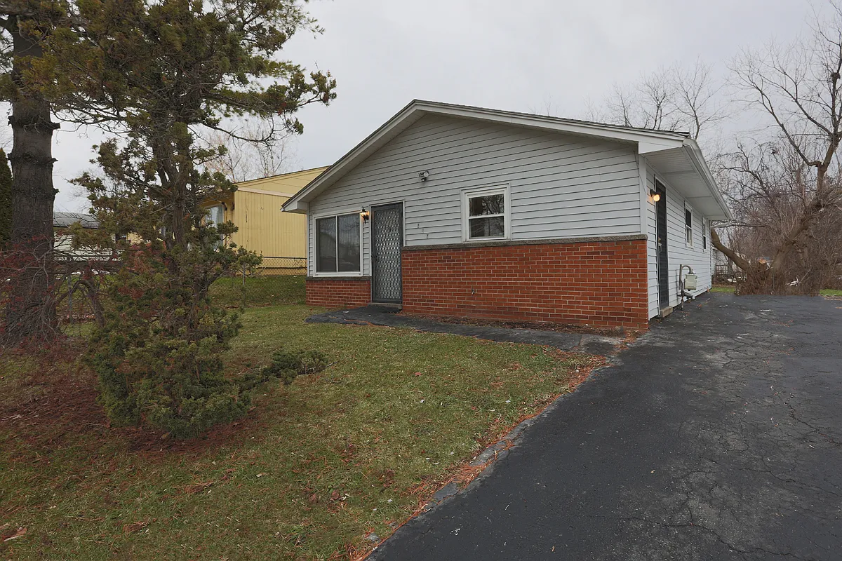 494 California Ave photo 1