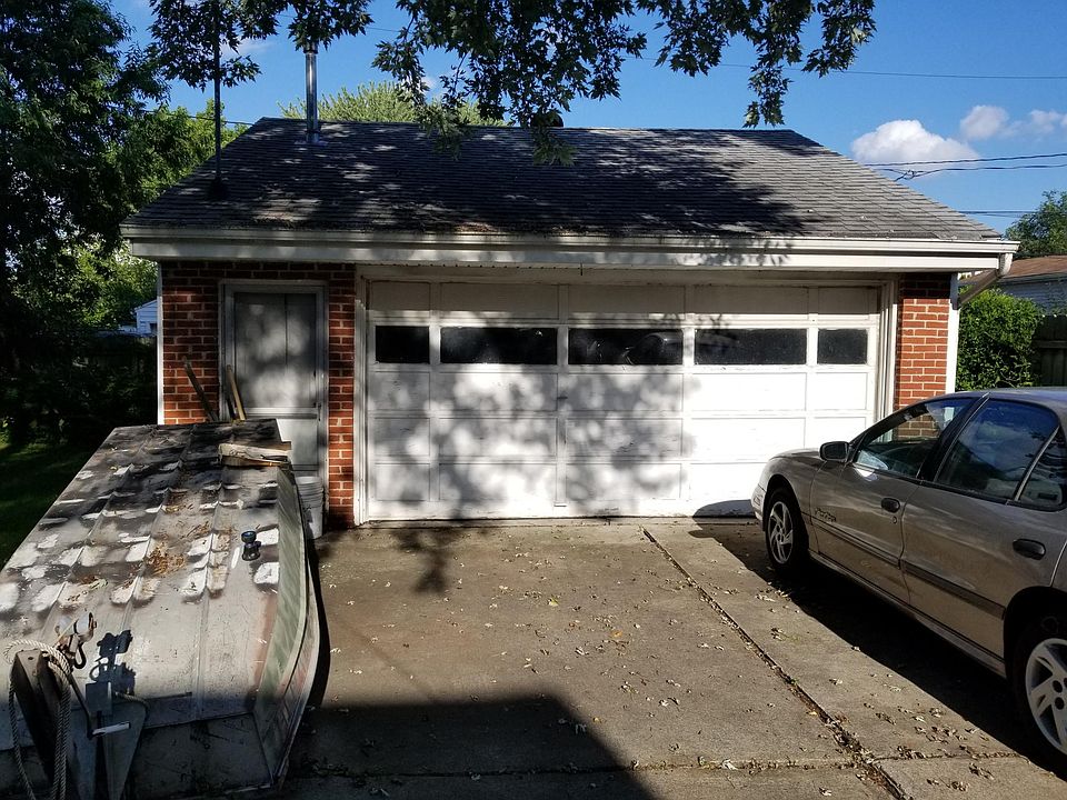 2nd image of 643 Wright Ave