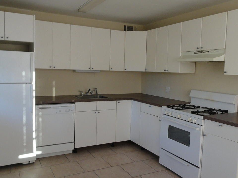 1st image of 450 W University Dr APT 4