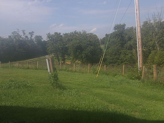 2nd image of 376 Sharpsburg Rd