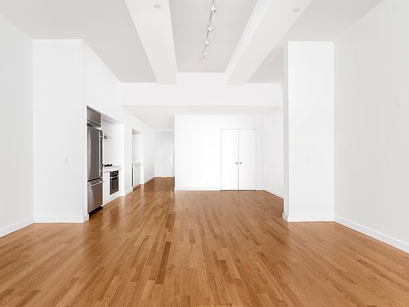4th image of 15 Broad St APT 728