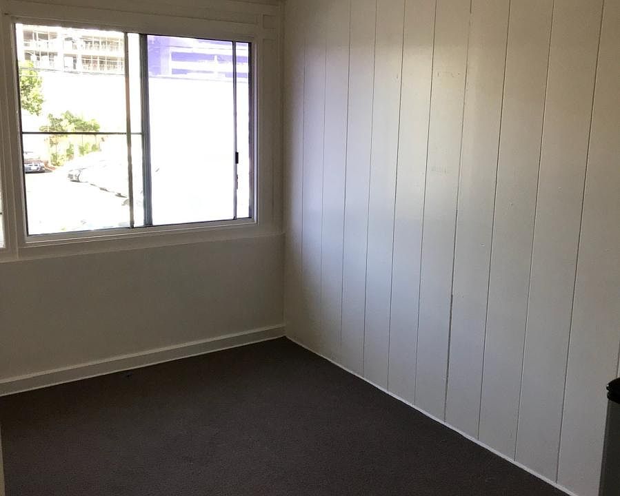 1st image of 916 Queen St APT 6A