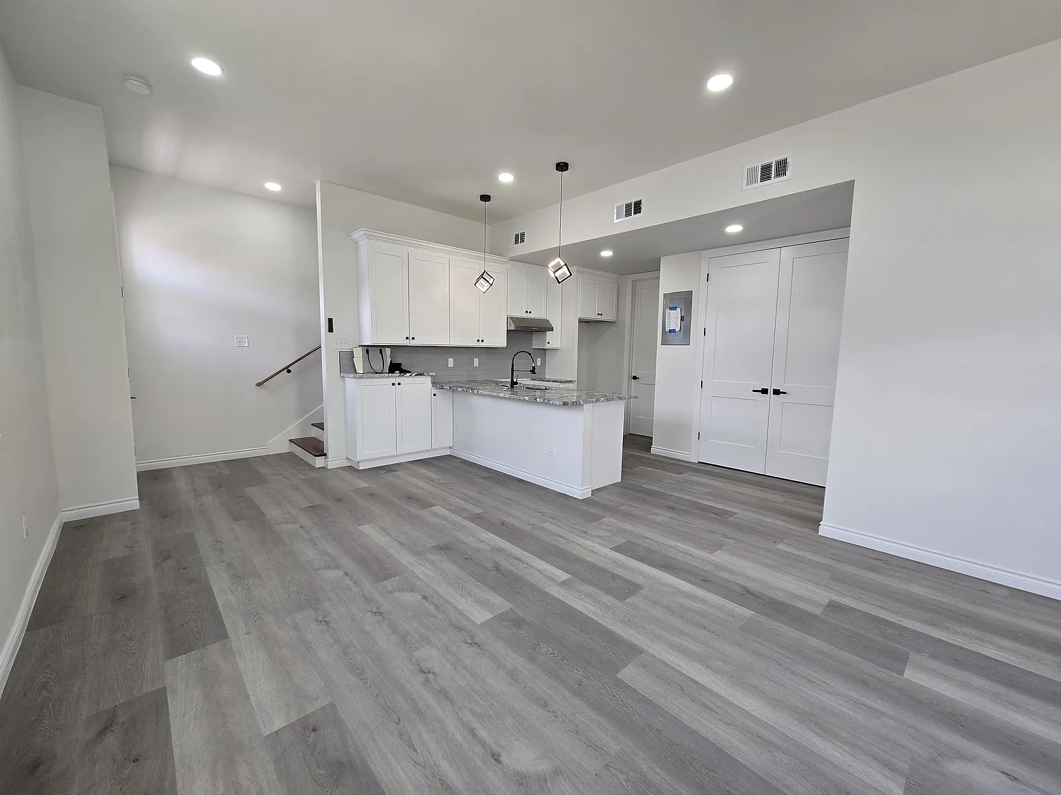 3 bed, 1500 sqft, $2,350 — Photo 4