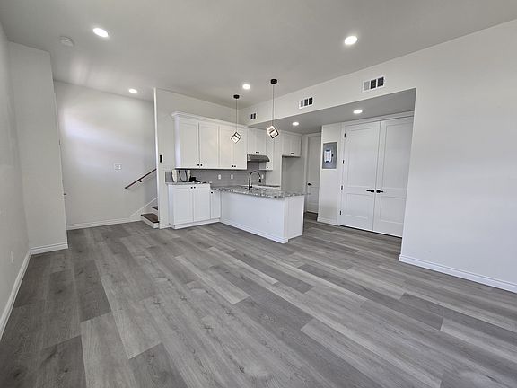 4th image of 1201 Touro St #2003