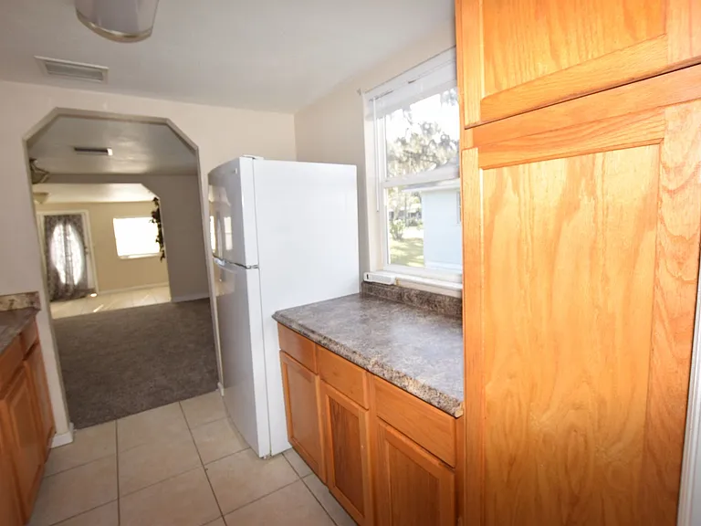 317 E Barnes Ave — Photo 23