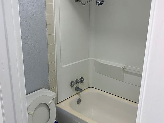 5th image of 5720 S Alameda St APT 211