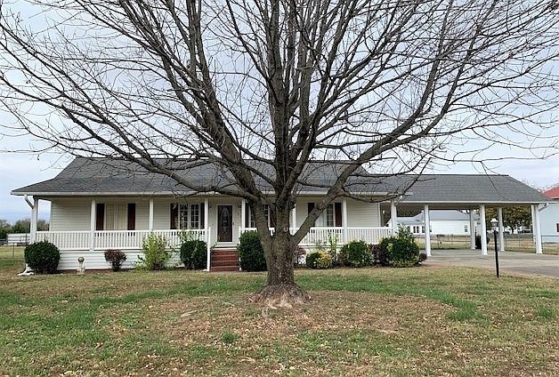 1st image of 721 W Crumb Ave