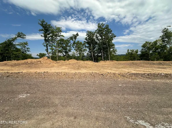 11 Sommet Rdg E, Tazewell, TN 37879