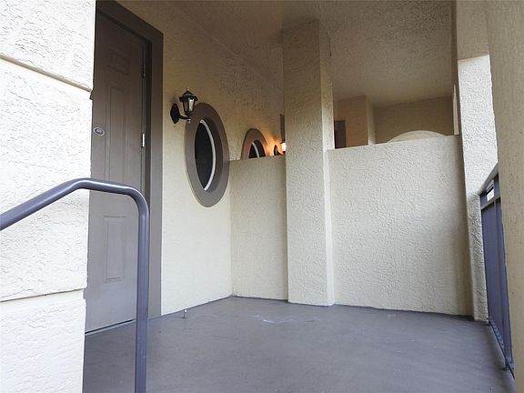 5th image of 2601 NE 14th Avenue #103