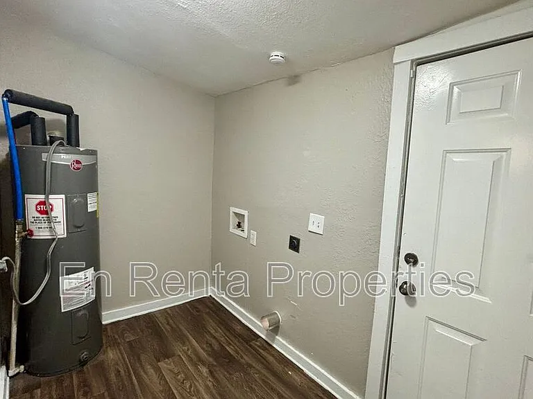 1925 Saint Louis Ave — Photo 14