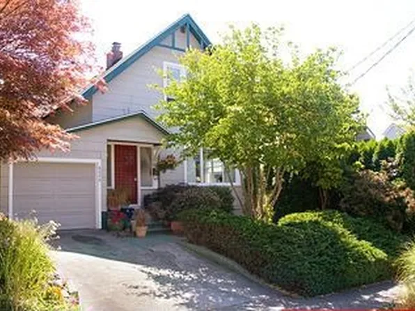 8026 Burke Ave N, Seattle, WA 98103
