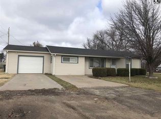 808 W Blanchard Ave, Hutchinson, KS 67505