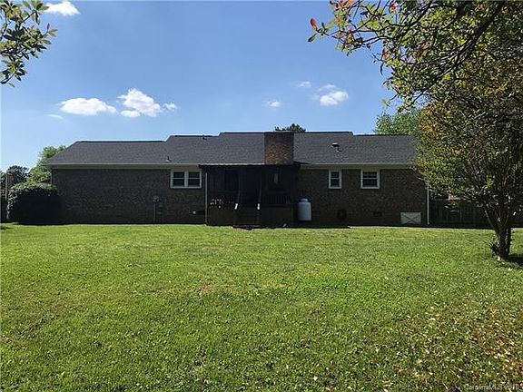 2nd image of 4801 Cedar Ct