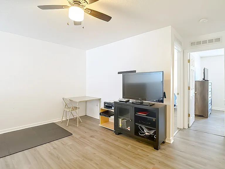 9856 Ashburn Lake Dr #1 — Photo 32